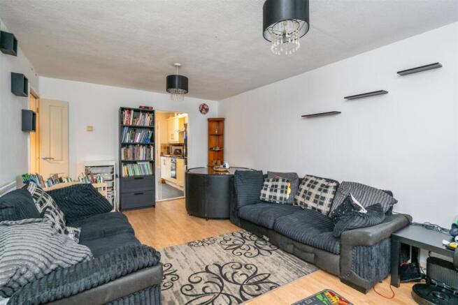 26 Merryfield Close_3.jpg