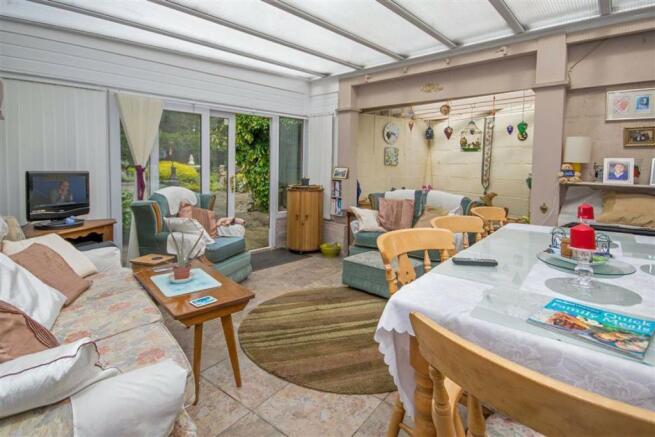GARDEN ROOM
