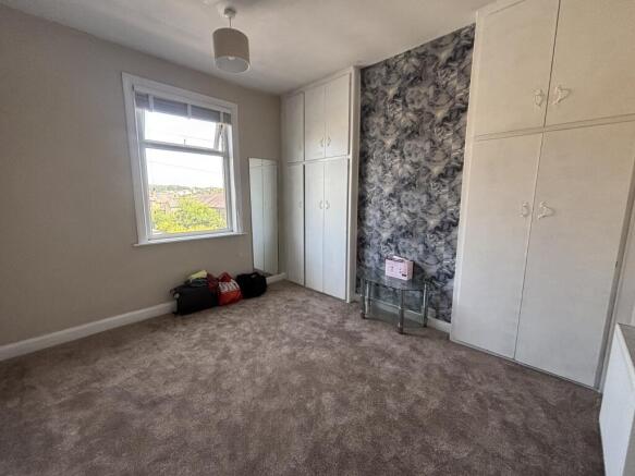 3 bed House to rent Image 8