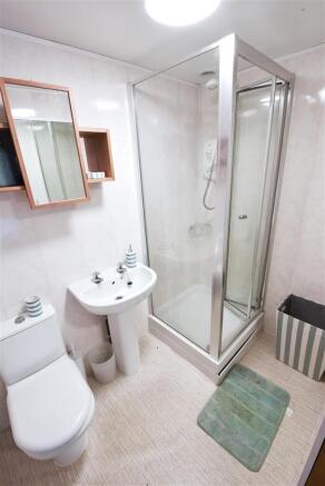 1 bed Flat Share to rent Image 7