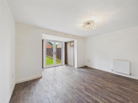 3 bed Town House for sale Image 8