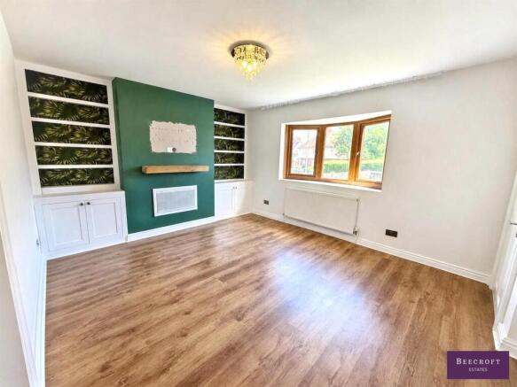 3 bed Semi-Detached for sale Image 2
