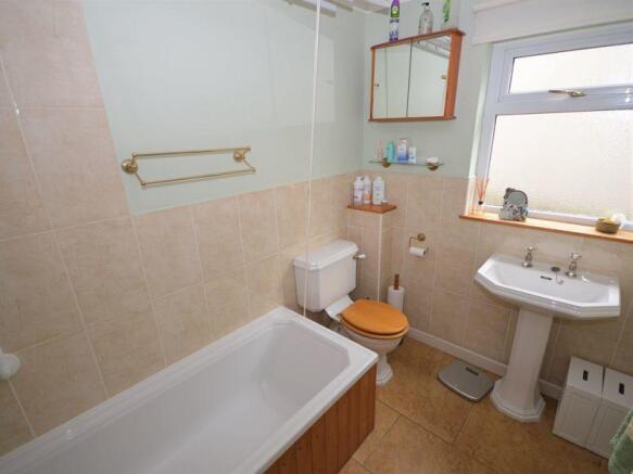 En-Suite Bathroom