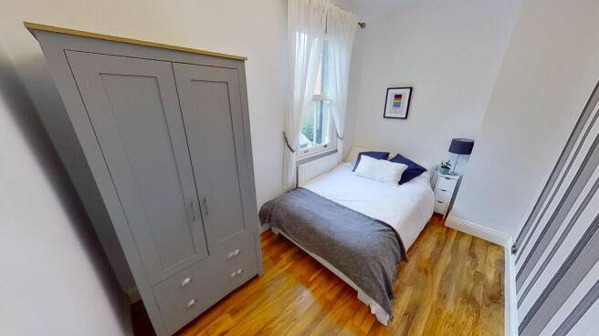 4 bed Terraced to rent Image 5