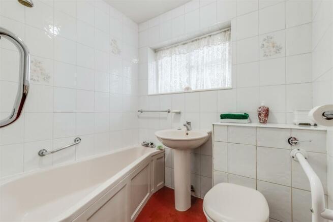 Bathroom.jpg