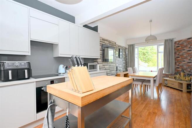 Kitchen/Dining Room