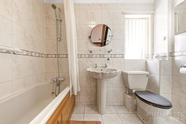 2 bed Detached Bungalow for sale Image 10