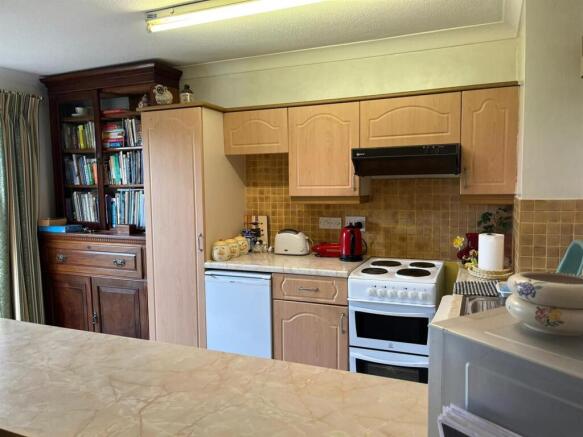 Kitchen 1.jpg