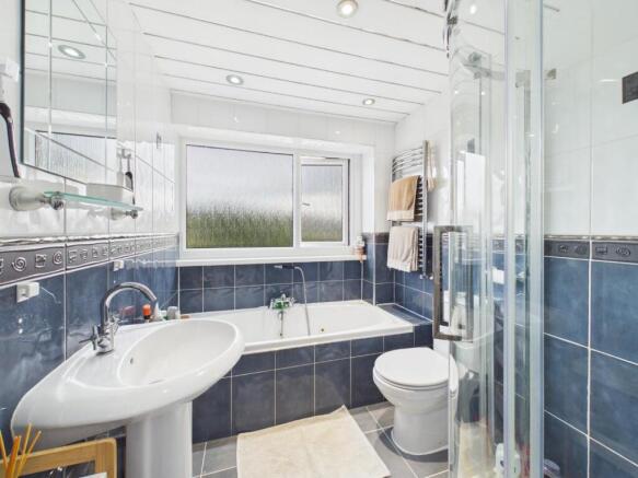 3 bed Semi-Detached for sale Image 12