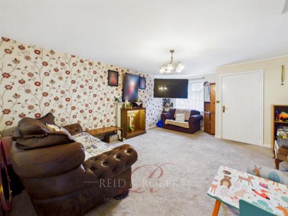 CAM03999G0-PR0253-STILL004.jpg