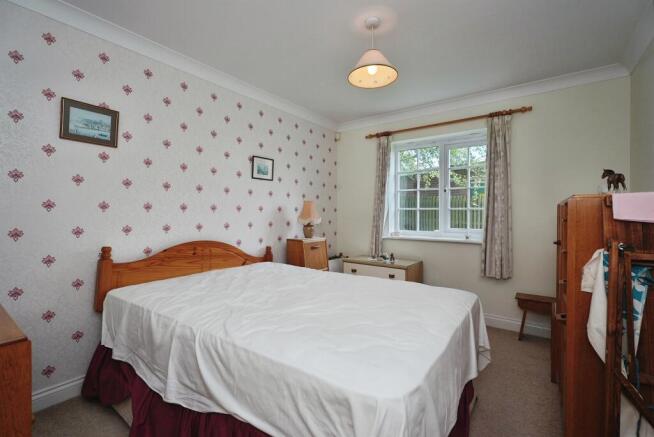 2 bed Apartment for sale Image 6