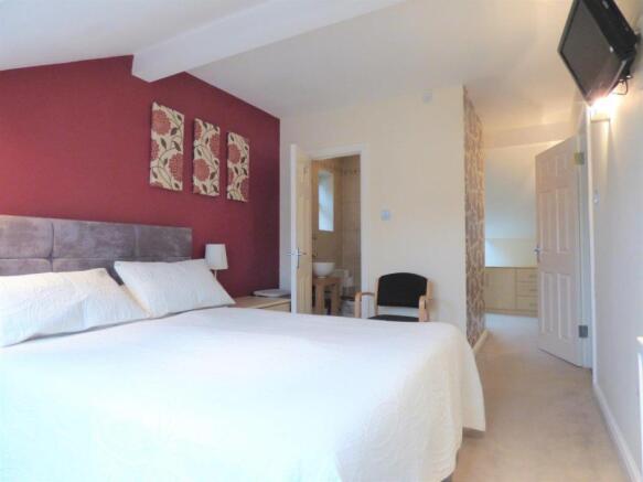Master Bedroom 2.jpg