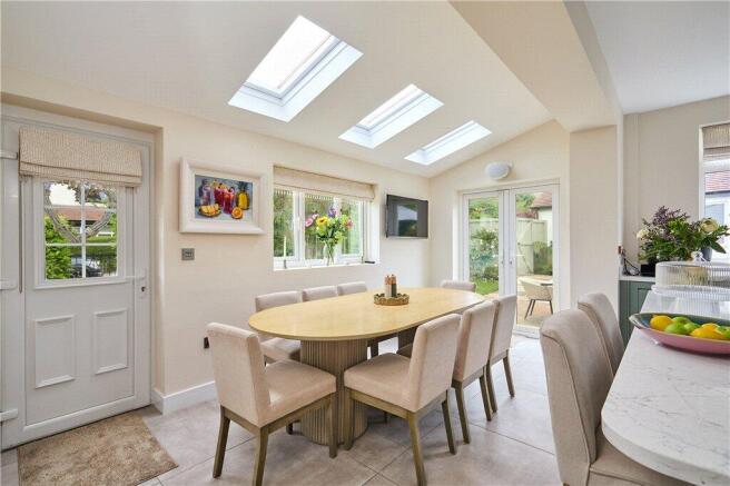 5 bed Detached for sale Image 6