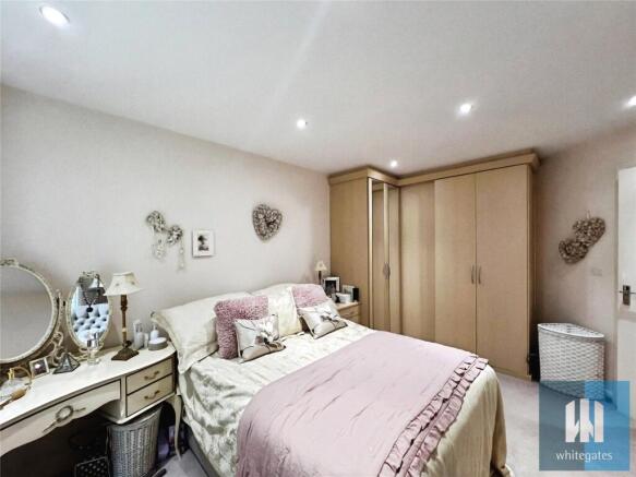 2 bed Apartment for sale Image 9