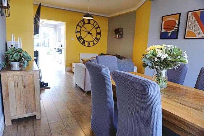 Lounge/Dining Room