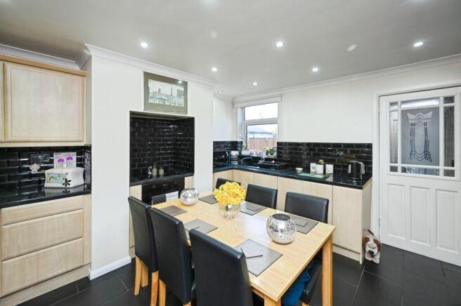 Kitchen/Dining Room