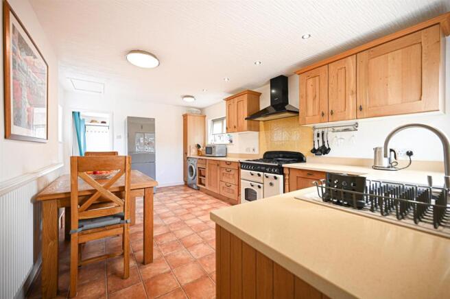 Dining kitchen