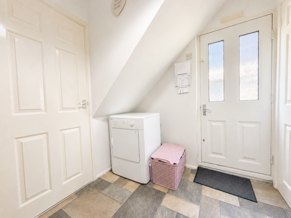 3 bed Semi-Detached for sale Image 10