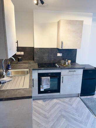 1 bed Apartment to rent Image 6