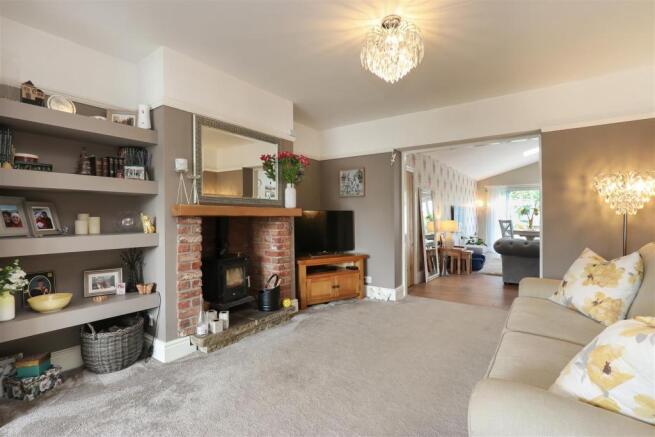 Living Room3.jpg