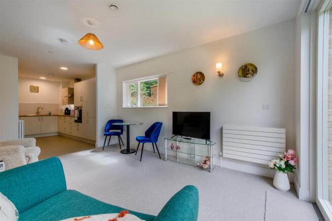 8658266-interior07.jpg