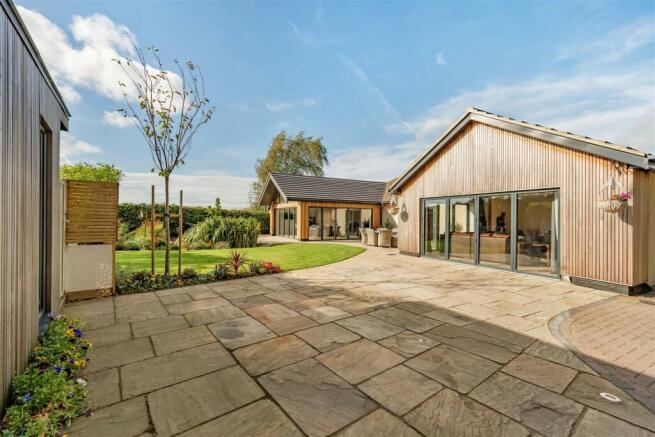Woodland View, West End, Silverstone
