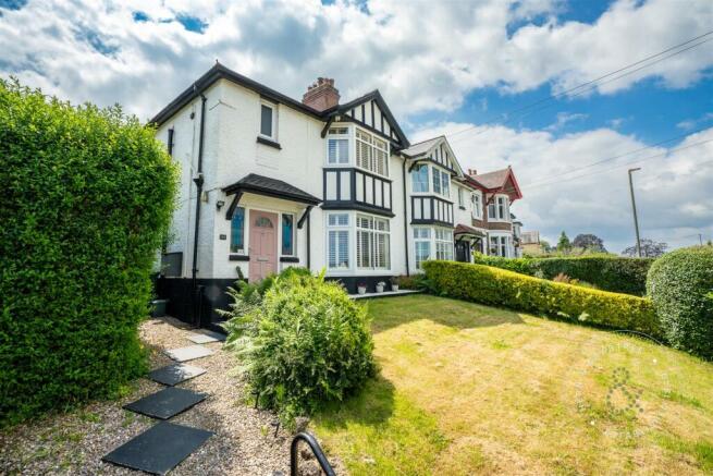 St Martins Road, Caerphilly, Hern Crabtree (30).jp