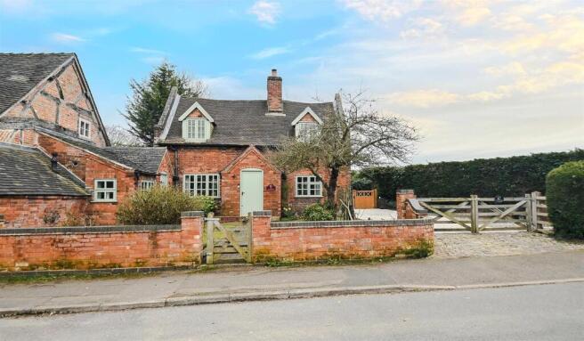 2-bed house on Lea Cottage, Hadley Street, Yoxall, DE13, £500,000