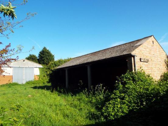 Land / Outbuilding