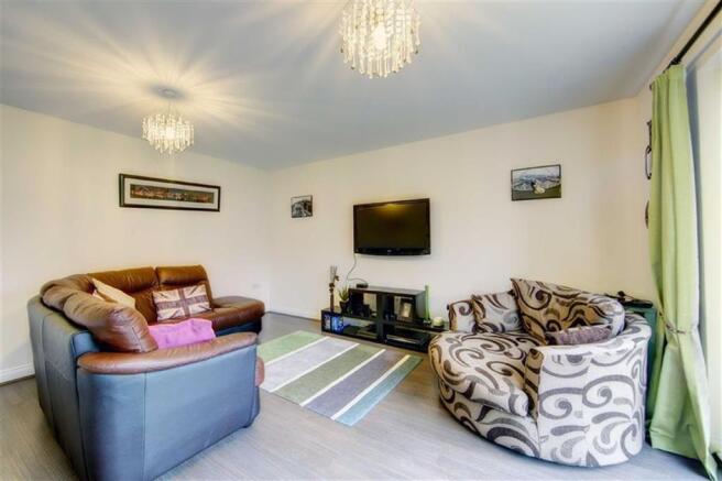 Lounge/Dining Room