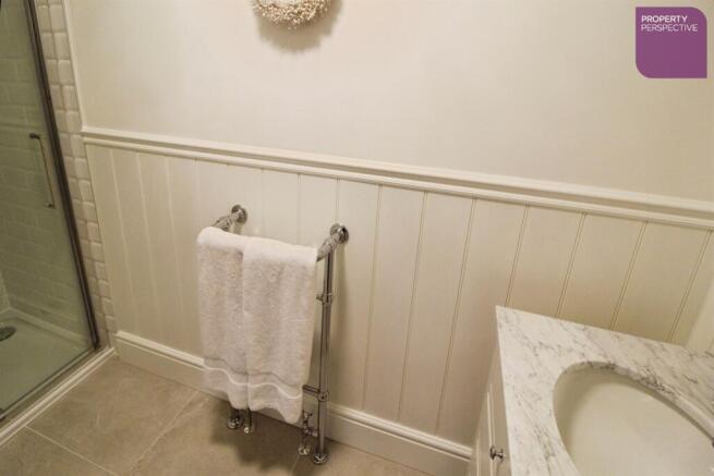 4 bed Detached for sale Image 11