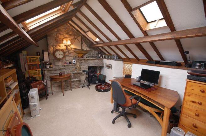 Studio/Office -...