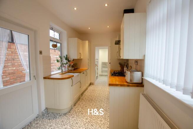 212 Alcester Road - kitchen.jpg