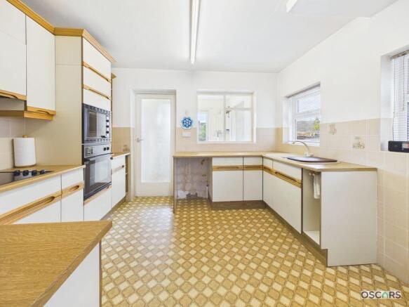 3 bed Semi-Detached for sale Image 6