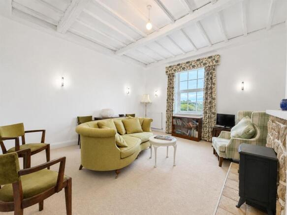 2 bed Flat for sale Image 4