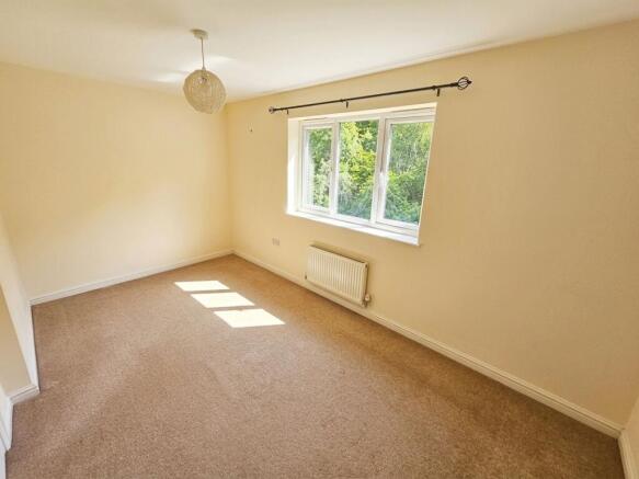 3 bed Town House to rent Image 8