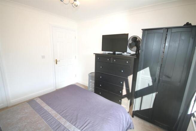 Bedroom 1c.JPG