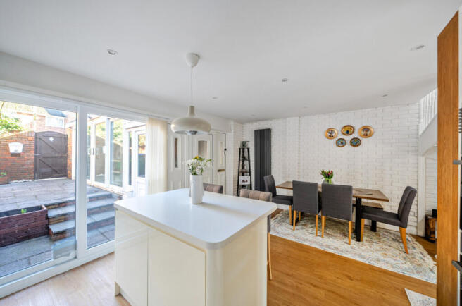 1420700-27-69a5c6...