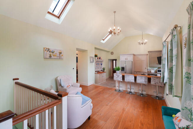 4 bed Detached for sale Image 6