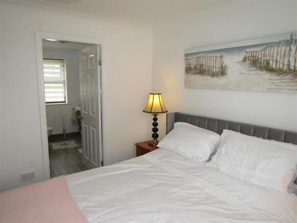 2 bed Detached Bungalow for sale Image 7