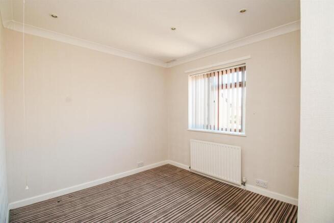 4 bed Detached for sale Image 9