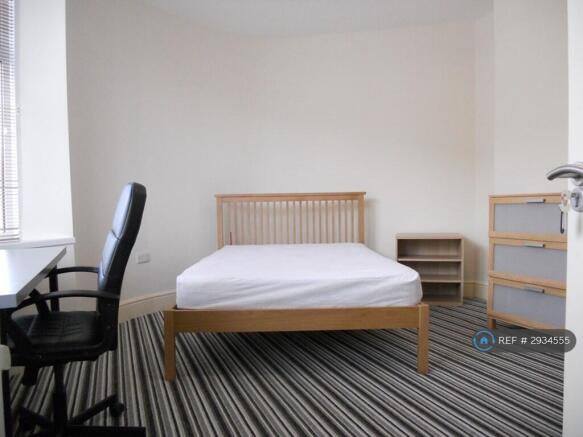 4 bed End of Terrace to rent Image 9