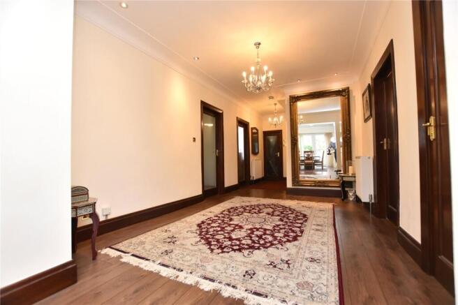 4 bed Detached for sale Image 6