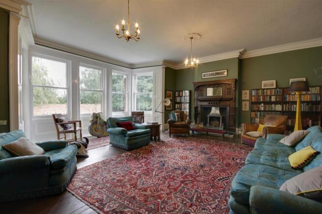 6 bed Detached for sale Image 6