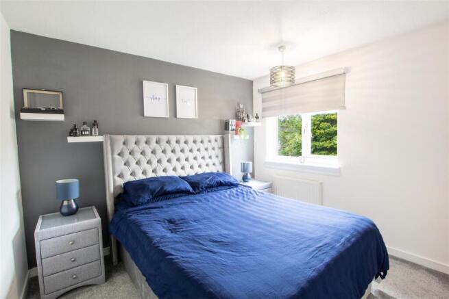 bedroom.one.jpg