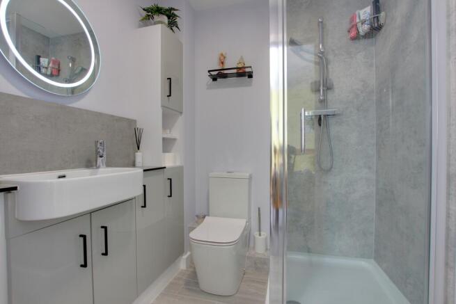 EN SUITE