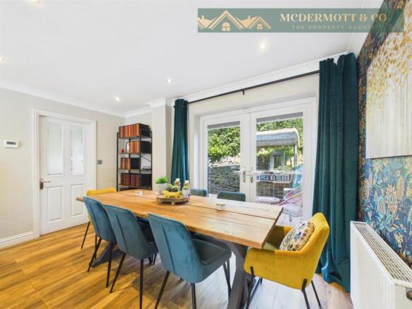 3 bed Semi-Detached for sale Image 4
