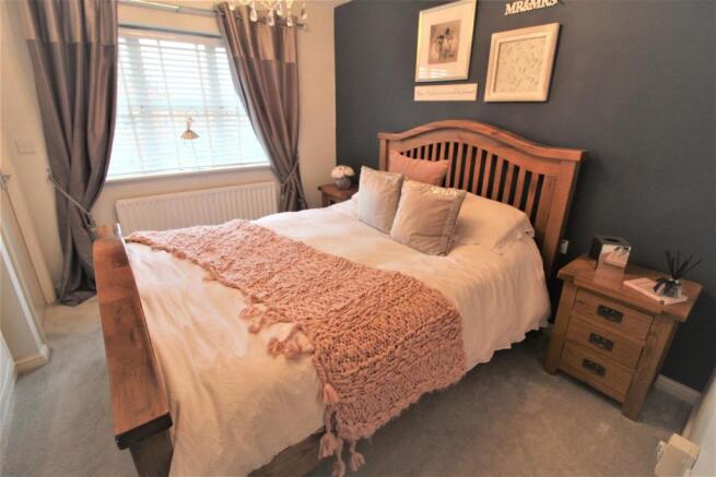 MAIN BEDROOM