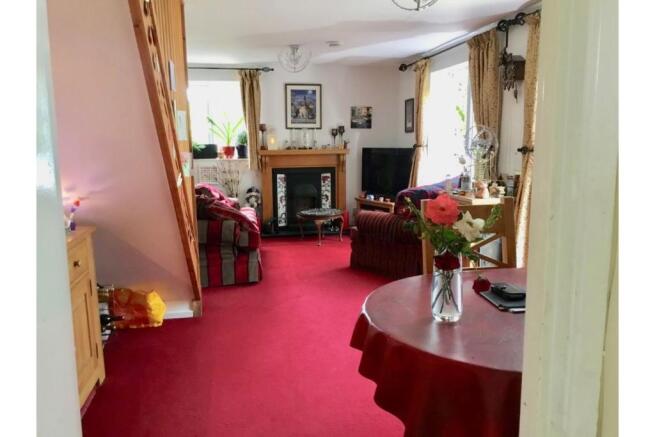 Lounge/Dining Room