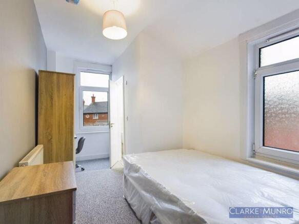 1 bed House Share to rent Image 6